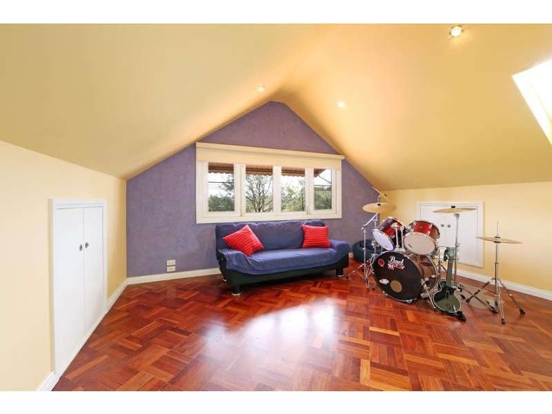 27 George Knox Drive, Rowville VIC 3178
