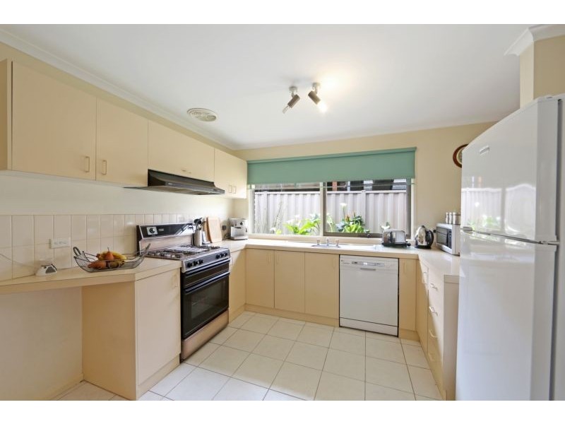 8 Jamieson Avenue, Rowville VIC 3178