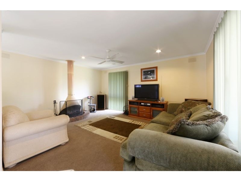 8 Jamieson Avenue, Rowville VIC 3178