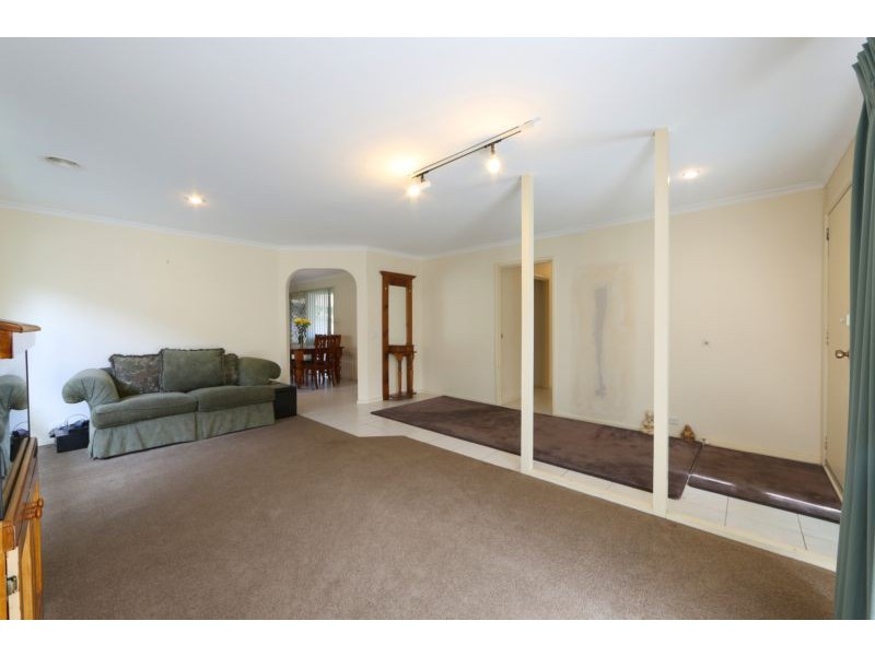 8 Jamieson Avenue, Rowville VIC 3178