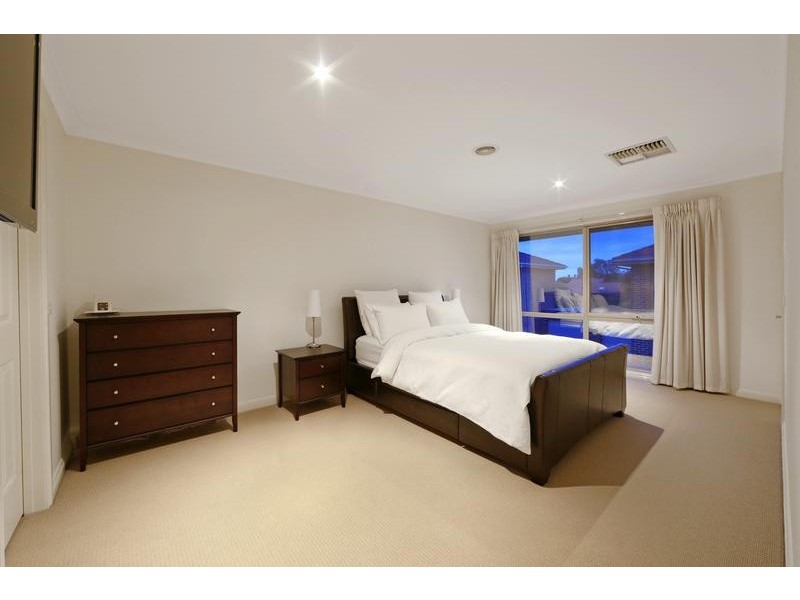 2/1340 High Street Road, Wantirna South VIC 3152