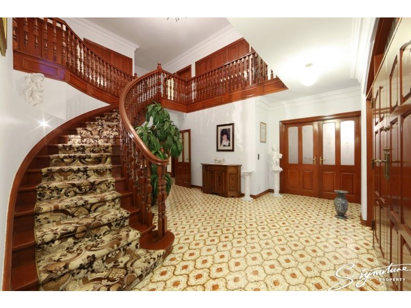 32 Murray Crescent, Rowville VIC 3178