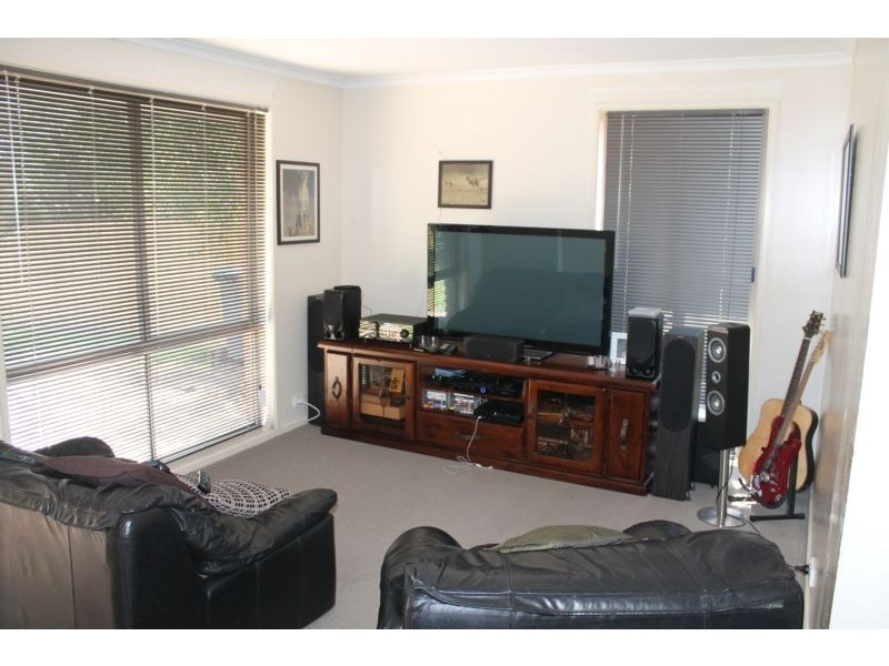 7 Simon Avenue, Rowville VIC 3178