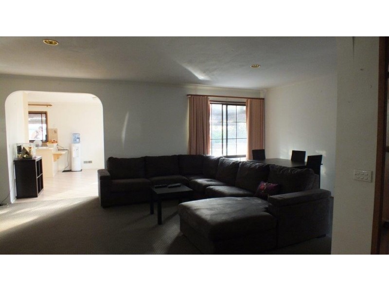 61 Balladonia Road, Rowville VIC 3178