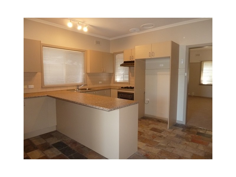 6 Farmer Street, Ashwood VIC 3147