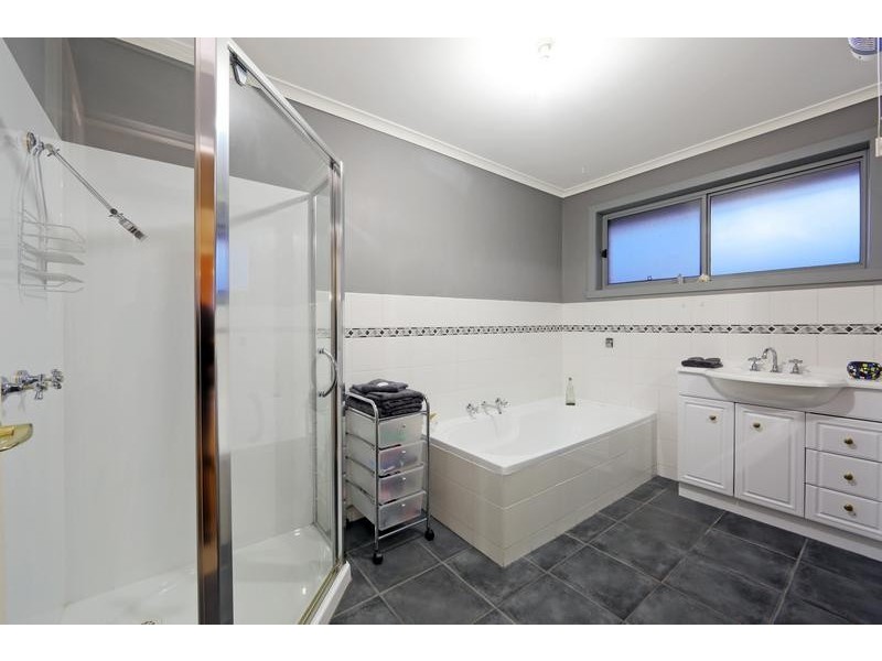 6 Beccie Court, Ferntree Gully VIC 3156
