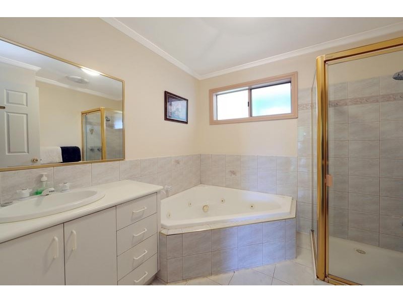 17 Leah Court, Rowville VIC 3178