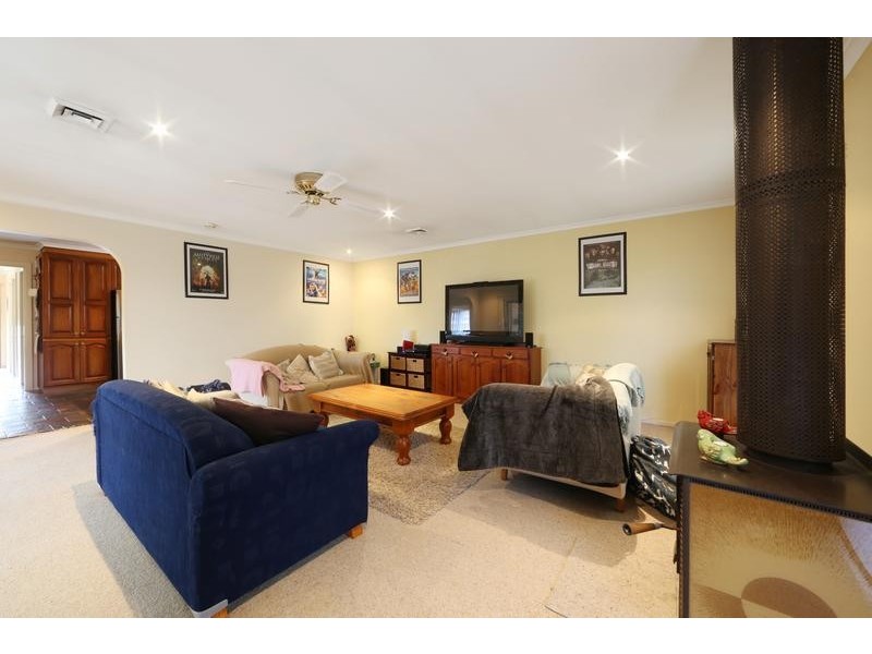11 Chelmsford Court, Ferntree Gully VIC 3156
