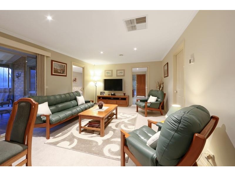 11 Palmerston Road, Lysterfield VIC 3156