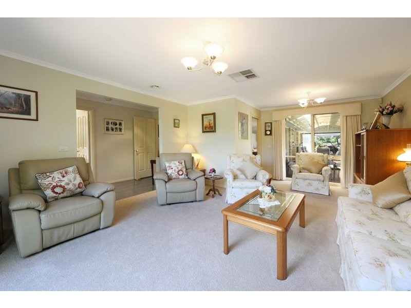 11 Palmerston Road, Lysterfield VIC 3156