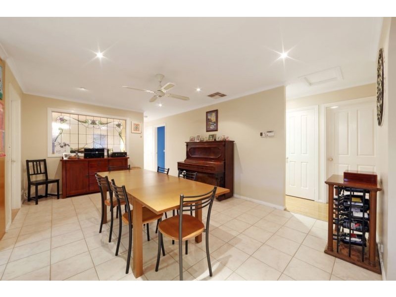 12 Moama Place, Rowville VIC 3178