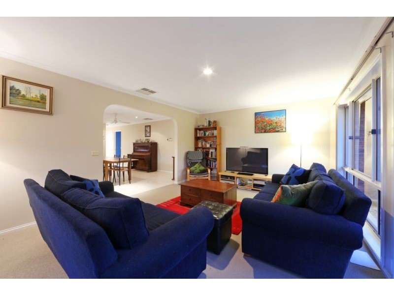 12 Moama Place, Rowville VIC 3178