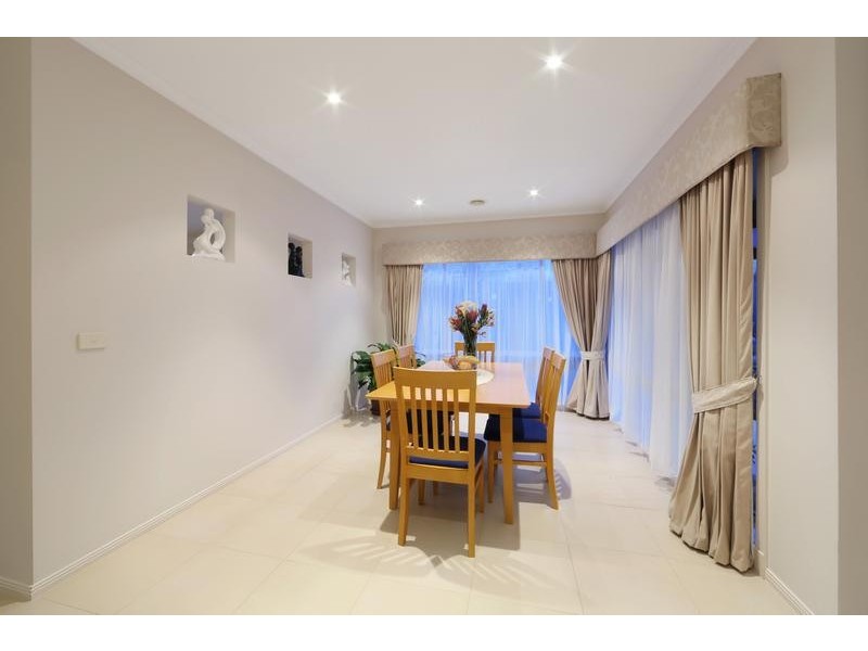 76 Jubilee Drive, Rowville VIC 3178