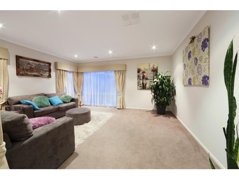 76 Jubilee Drive, Rowville VIC 3178