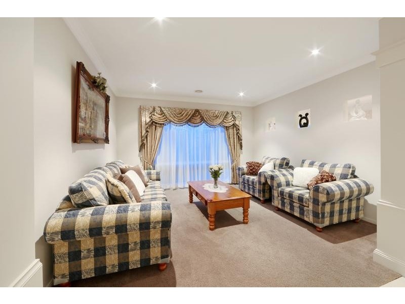76 Jubilee Drive, Rowville VIC 3178