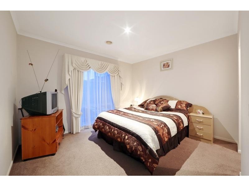 76 Jubilee Drive, Rowville VIC 3178