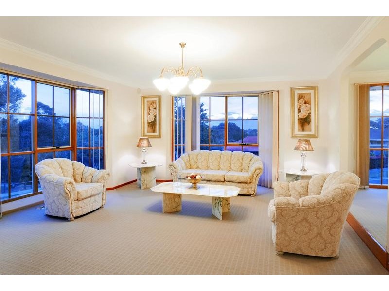 9 Hutchins Avenue, Endeavour Hills VIC 3802