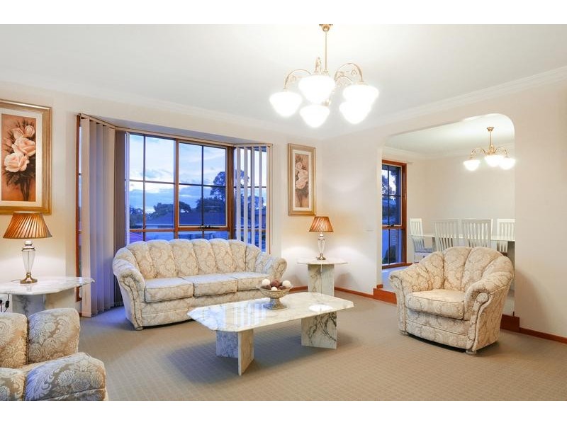 9 Hutchins Avenue, Endeavour Hills VIC 3802