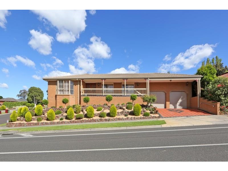 9 Hutchins Avenue, Endeavour Hills VIC 3802