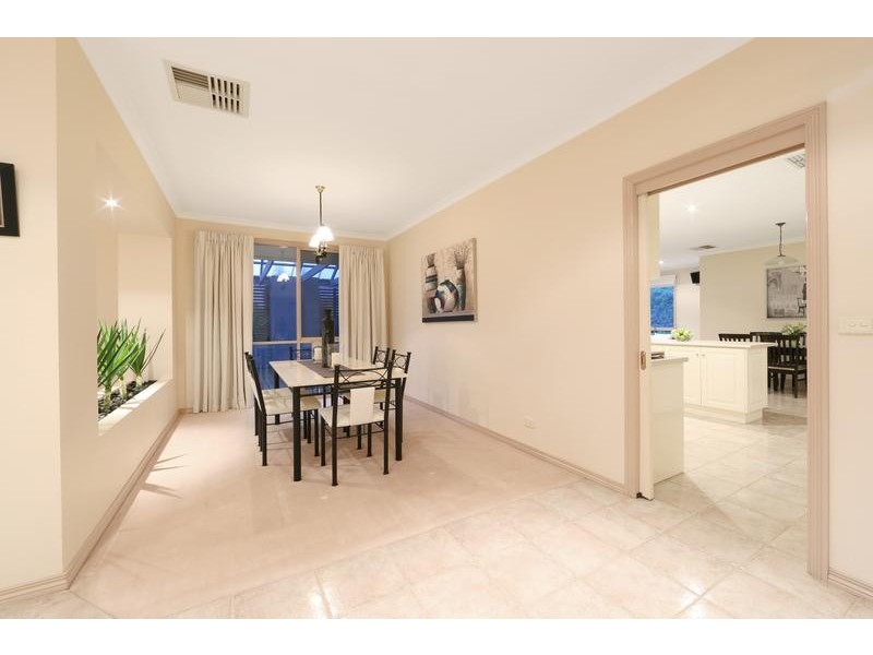 2 Pennycross Court, Rowville VIC 3178