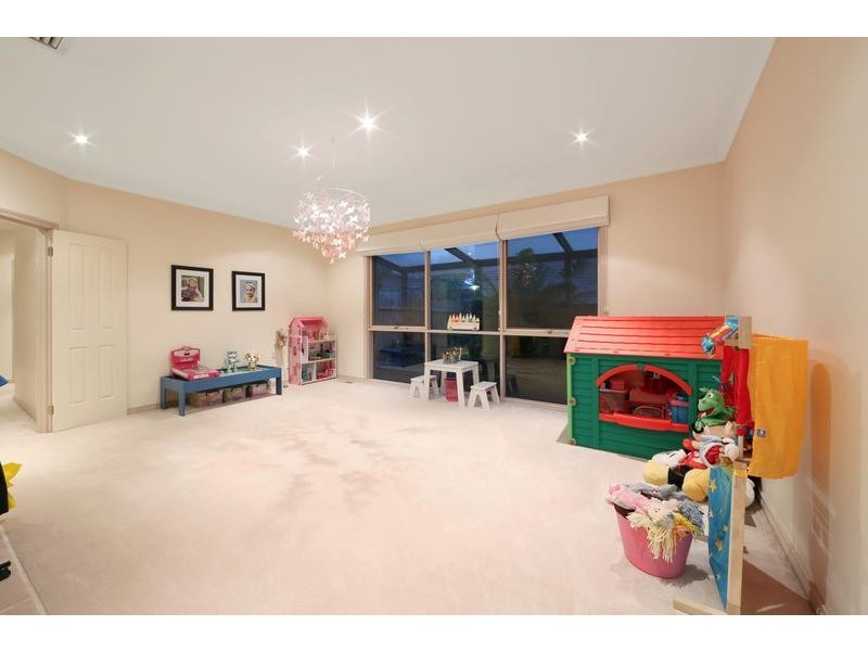 2 Pennycross Court, Rowville VIC 3178