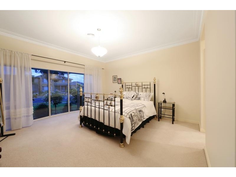 16 Kellbourne Drive, Rowville VIC 3178