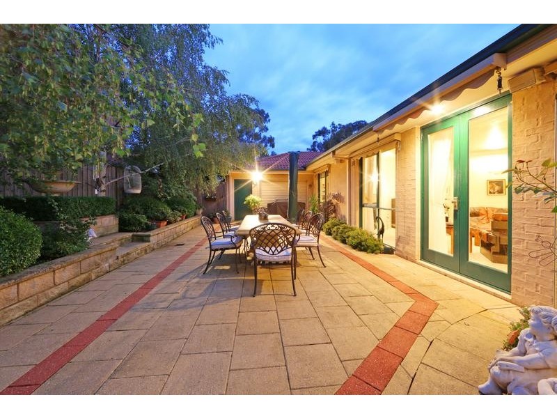 16 Kellbourne Drive, Rowville VIC 3178