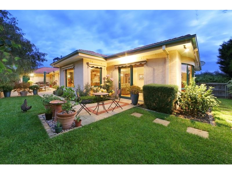 16 Kellbourne Drive, Rowville VIC 3178