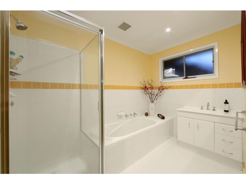 11 Trevena Close, Rowville VIC 3178