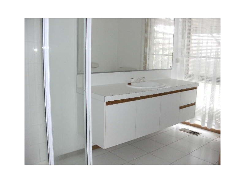 37 Vista Crescent, Rowville VIC 3178