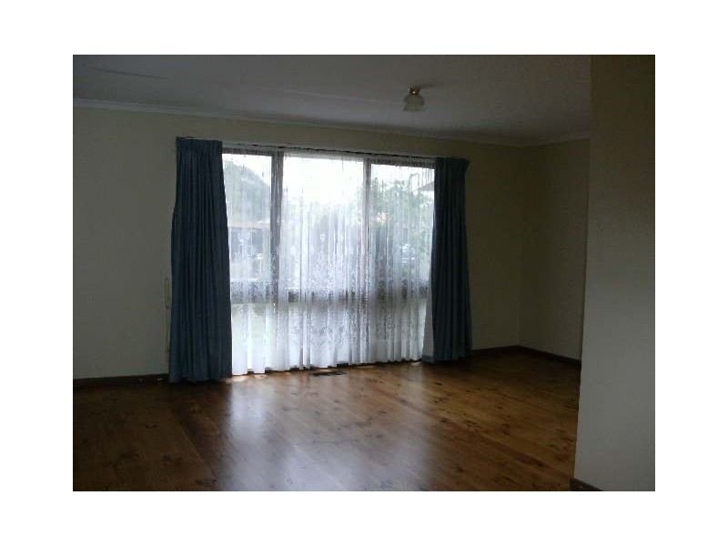 42 Willow Ave, Rowville VIC 3178