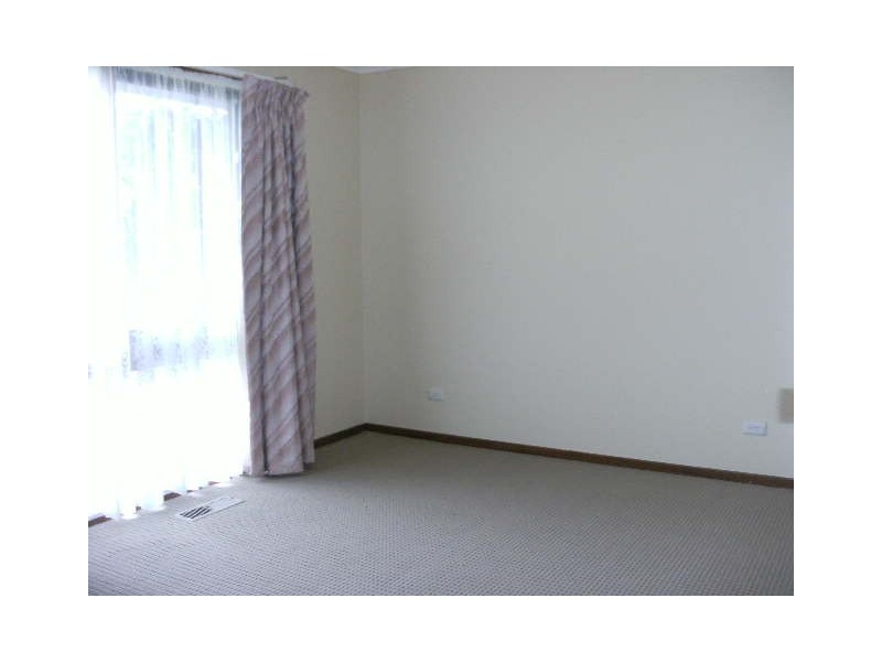 42 Willow Ave, Rowville VIC 3178