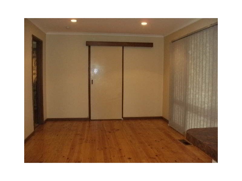 42 Willow Ave, Rowville VIC 3178