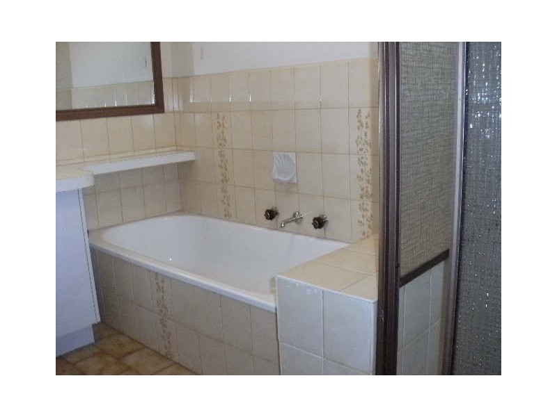 42 Willow Ave, Rowville VIC 3178