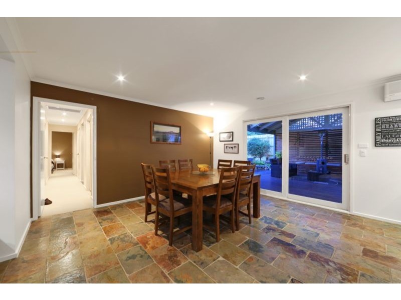 8 Robbie Close, Rowville VIC 3178