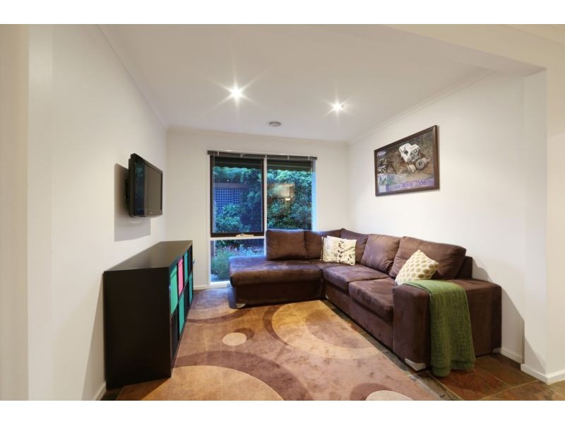 8 Robbie Close, Rowville VIC 3178