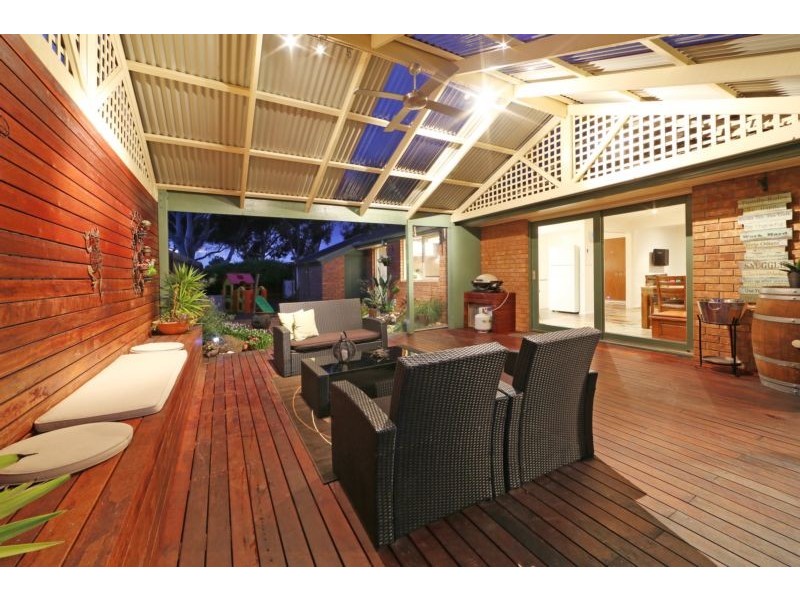 8 Robbie Close, Rowville VIC 3178