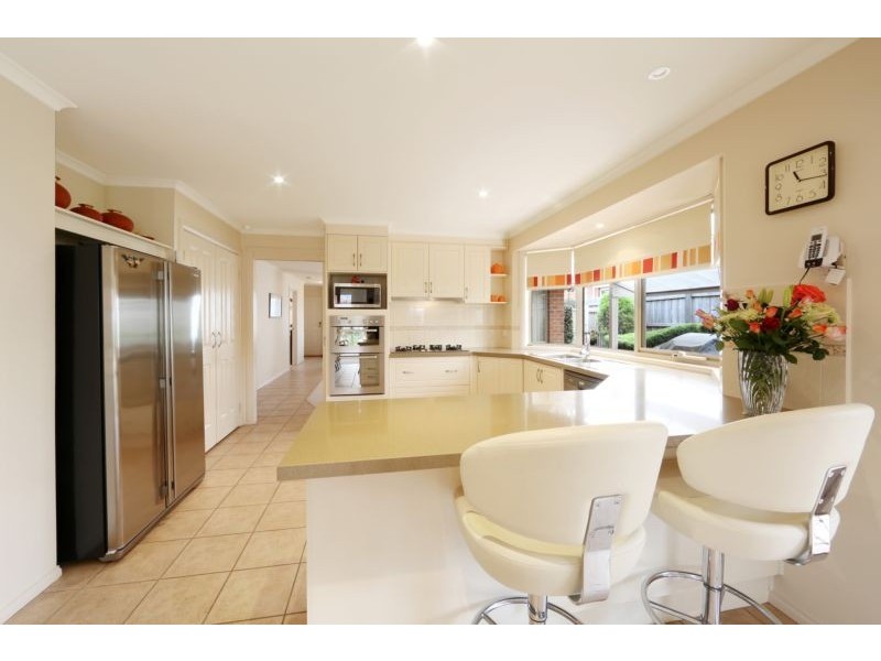 8 Emerson Place, Rowville VIC 3178