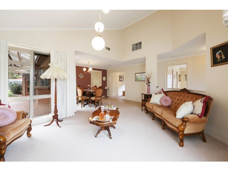 8 Emerson Place, Rowville VIC 3178