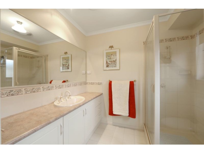 8 Emerson Place, Rowville VIC 3178