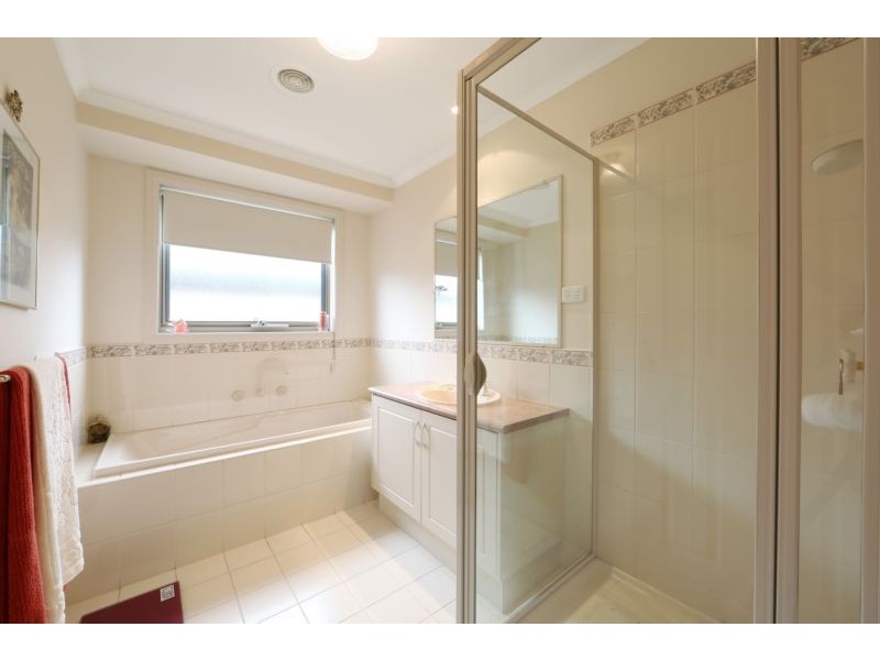 8 Emerson Place, Rowville VIC 3178