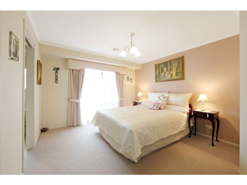 8 Emerson Place, Rowville VIC 3178