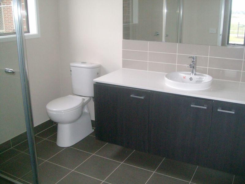 70 Mountainview Blvd, Cranbourne North VIC 3977