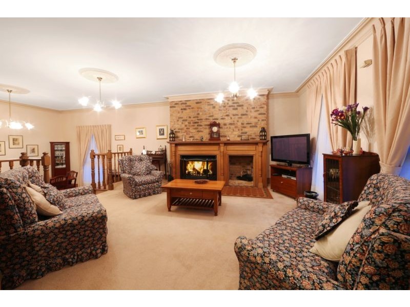 53 Candlebark Quadrant, Rowville VIC 3178