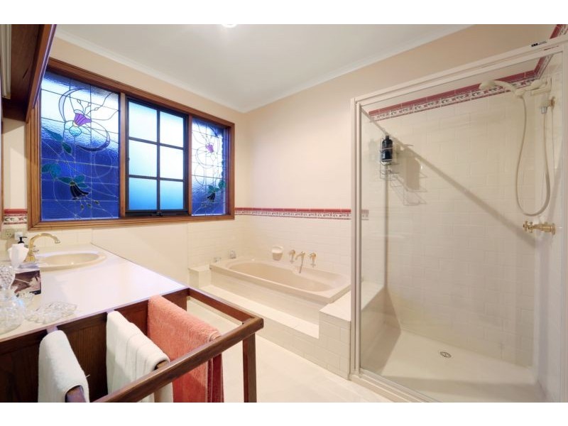 53 Candlebark Quadrant, Rowville VIC 3178