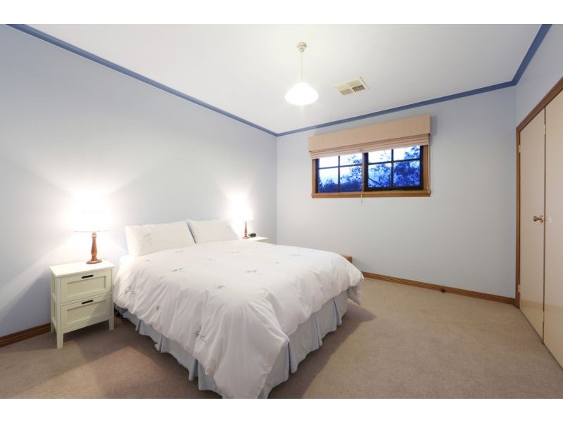 53 Candlebark Quadrant, Rowville VIC 3178