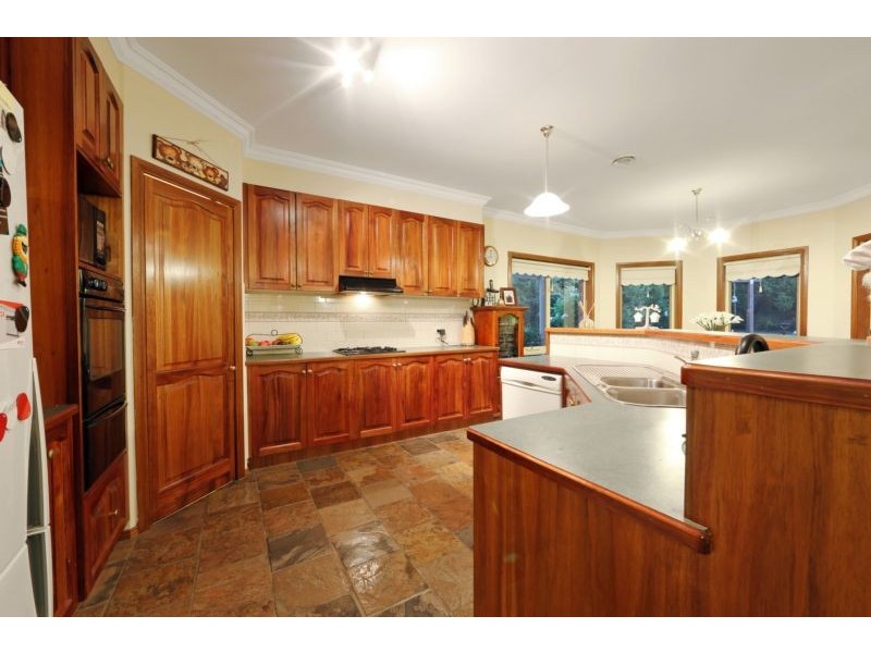 39 Windsor Drive, Lysterfield VIC 3156