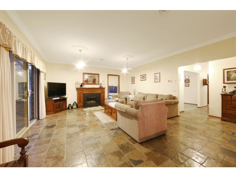 39 Windsor Drive, Lysterfield VIC 3156