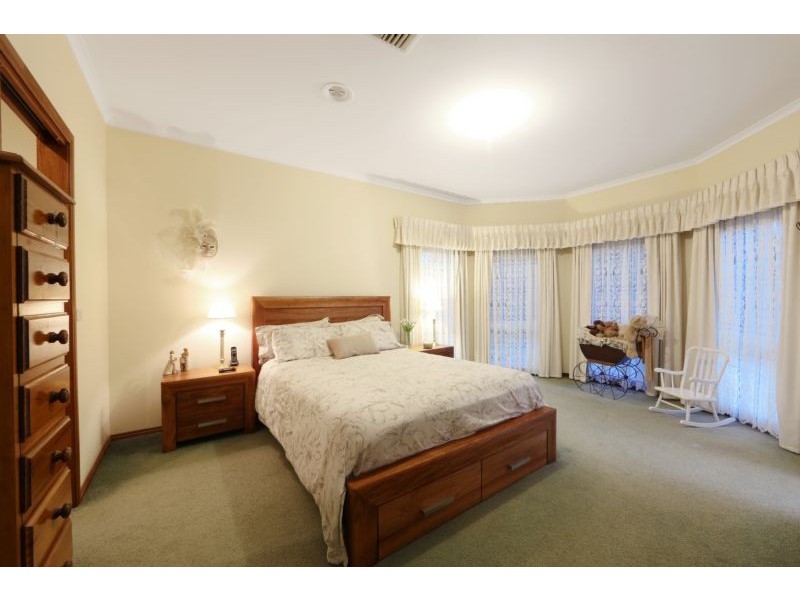 39 Windsor Drive, Lysterfield VIC 3156