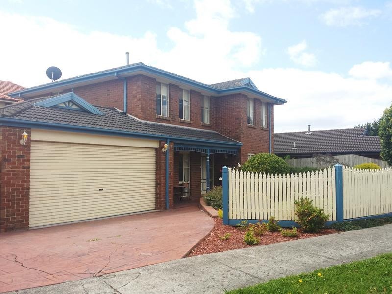 13 Kimberley Drive, Ferntree Gully VIC 3156